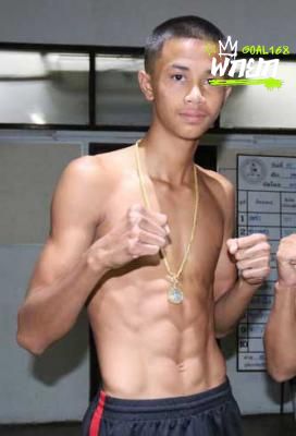 มุมแดง